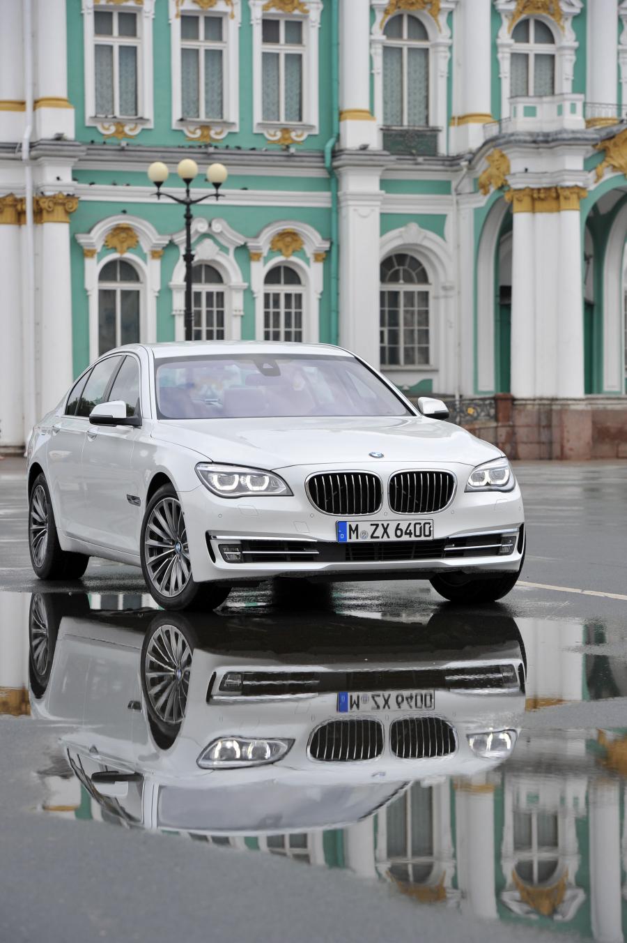  BMW 750i 2013 года  (фото 53 из 56)